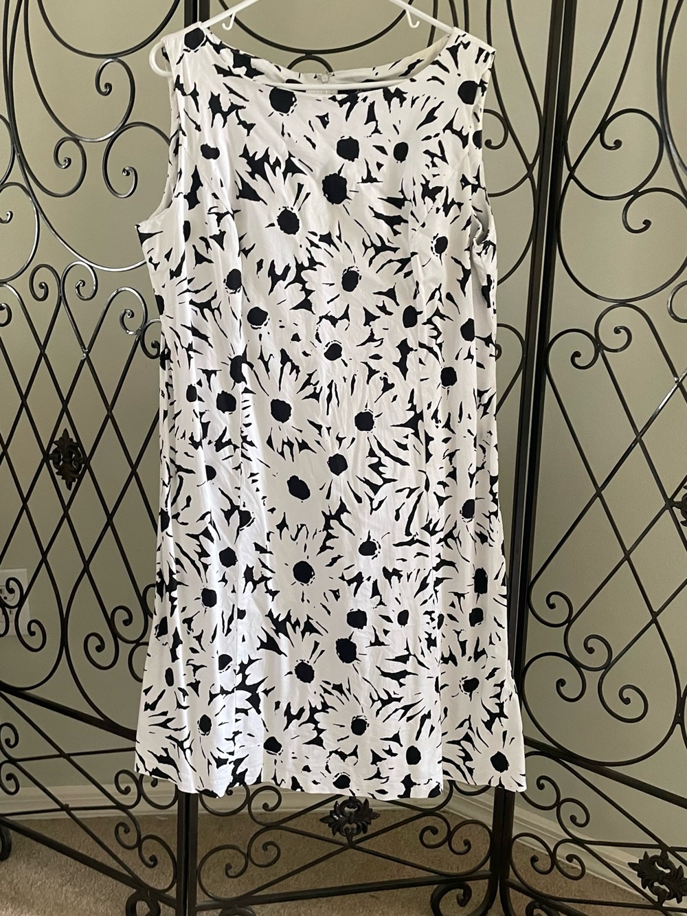 Nina Leonard Black & White A-Line Sleeveless Dress
